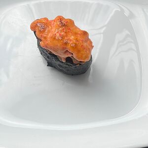 Гункан запеченный с лососем