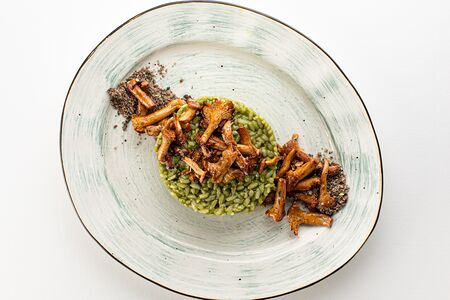 Ризотто со шпинатом и лисичками