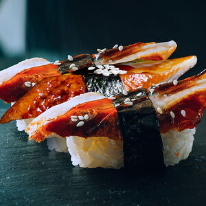 Суши с угрем (3 шт.)