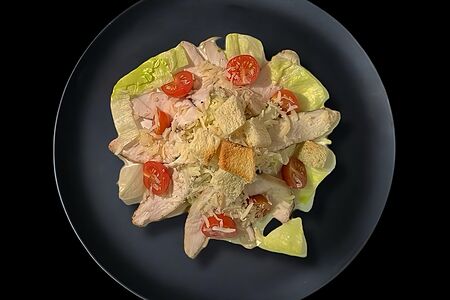 Салат Цезарь с курицей