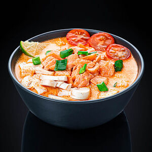 Суп Том ям с лососем