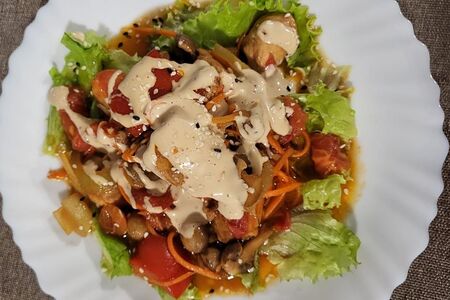 Теплый салат с курицей 