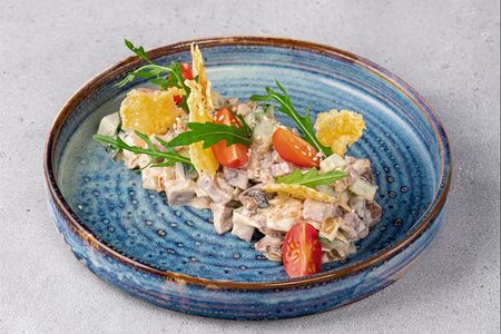 Теплый салат из языка