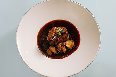 Шатобриан с фуа-гра и соусом борделез