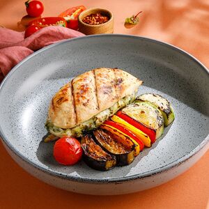 Грудка цыплёнка, фаршированная сыром и шпинатом