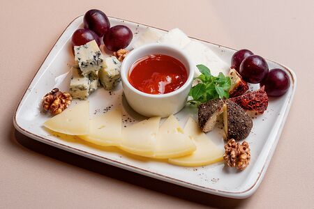 Сырная тарелка