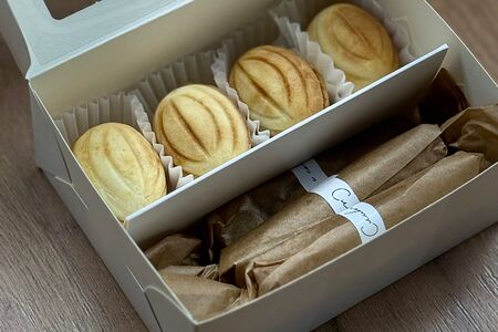 Бокс орешки и ириски