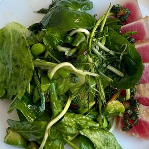 Тунец, цукини, микс зелени, бобы эдамаме