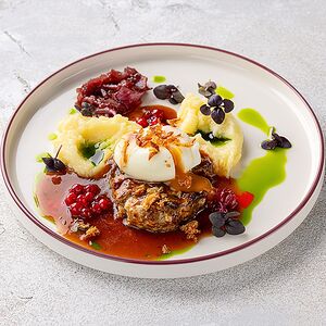 Бифштекс с картофельным пюре