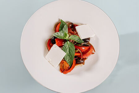 Салат из помидоров