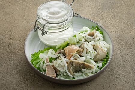 Алтайские грузди с луком и взбитой сметаной