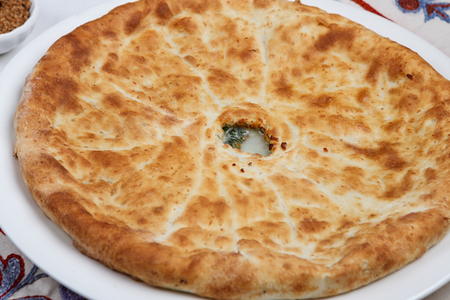 Хачапури с сыром и зеленью