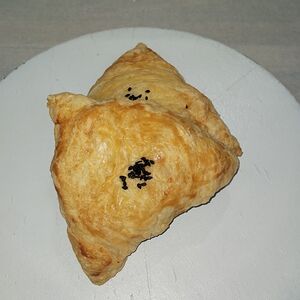 Самса с курицей из слоёного теста