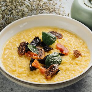 Каша рисовая с манго и сухофруктами 