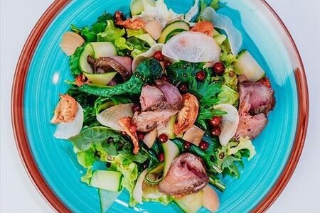 Салат с ростбифом