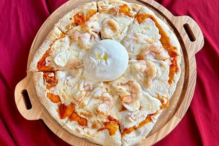 Пицца Морская с бураттой