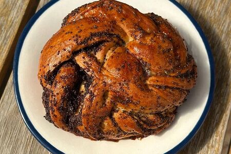 Булочка с маком