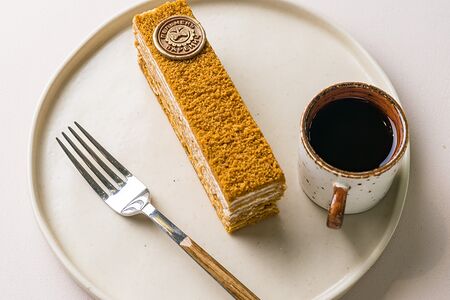 Пирожное Медовое