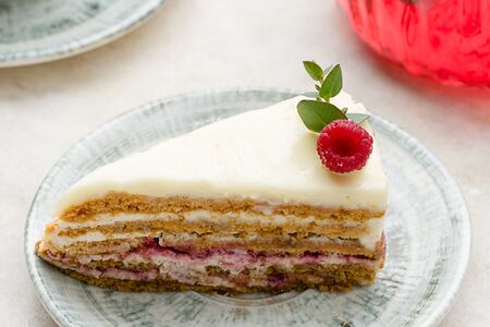 Медовик Вишня 