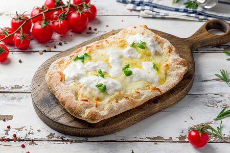 Пицца детская сырная