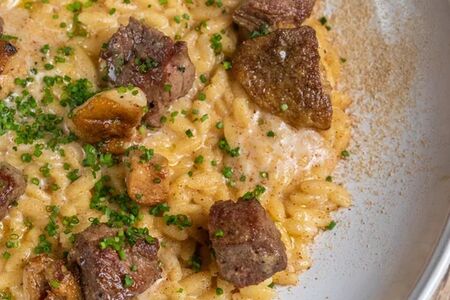 Орзо с говядиной и белыми грибами 
