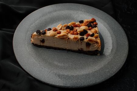Чизкейк Карамельный с арахисом