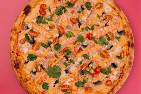 Мини-пицца Том ям с креветками