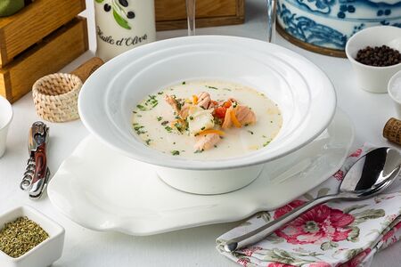Норвежский суп сливочный с филе форели и трески
