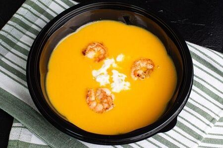 Тыквенный суп с креветками и страчателлой