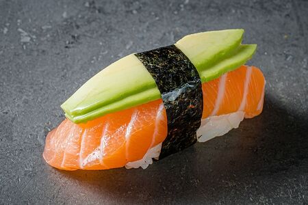 Суши Лосось Авокадо