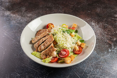 Салат Цезарь с курицей