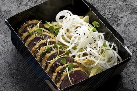 Татаки из тунца с дайконом и авокадо