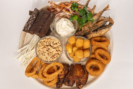 Килограмм закусок к пиву