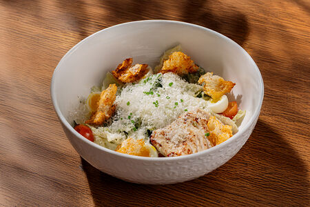 Цезарь с куриным филе