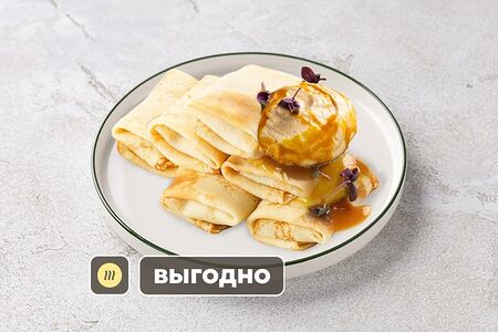 Большая порция блинов с маком, муссом из вареной сгущенки  