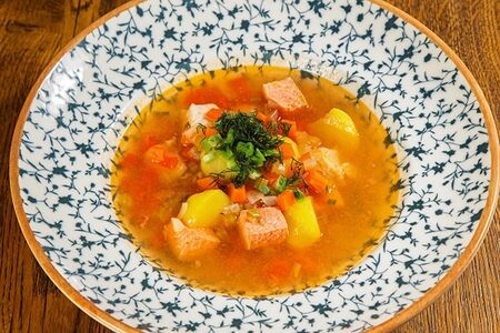 Батумская уха с судаком и лососем