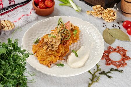 Драники со шкварками