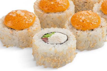 Ролл Хоккайдо со спайси соусом