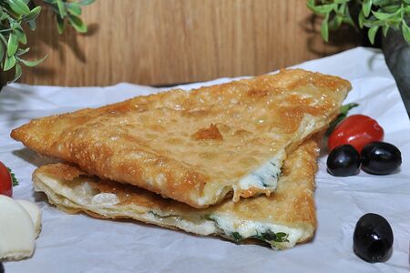 Чебурек с моцареллой и зеленью