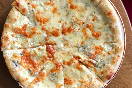 Пицца четыре сыра маленькая