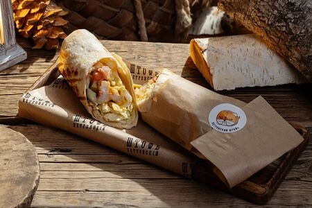 Шаурма с креветкой и авокадо