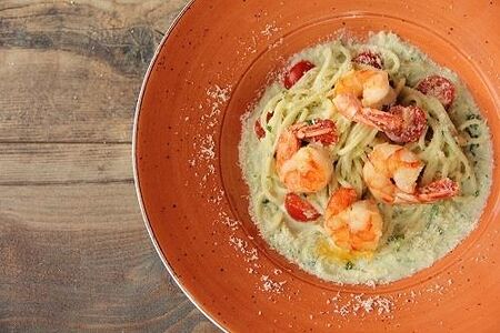 Паста Альфредо с тигровыми креветками