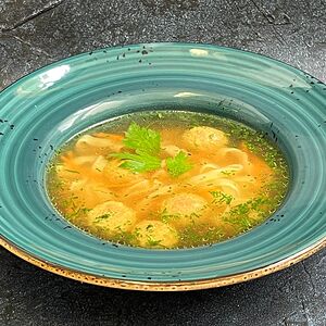 Супчик с домашней безглютеновой лапшой и фрикадельками