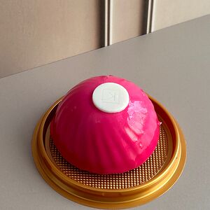 Пирожное Малина-матча-намелака