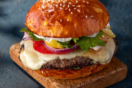 Пикантный бургер PIKADOR