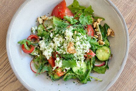 Летний овощной салат