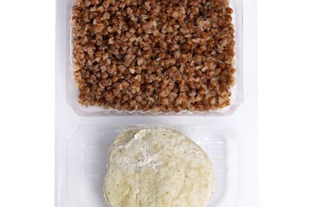 Реди ту ит: Гречка с паровой куриной котлетой