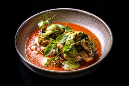 Баклажан, запечённый с козьим сыром