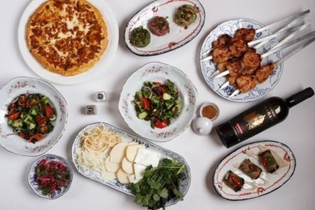 Сет Девичник