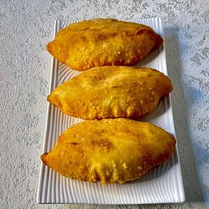 Пирожки с капустой горячие 